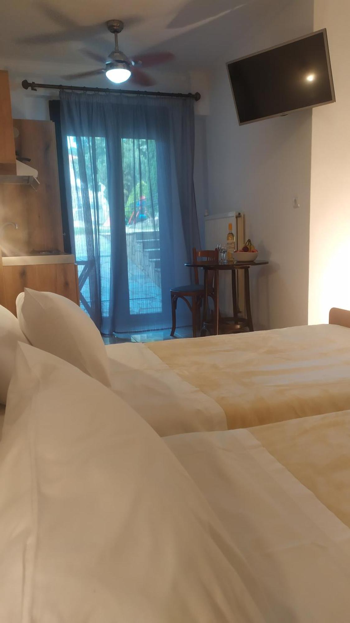 Smallhotel - Vevi Zewnętrze zdjęcie