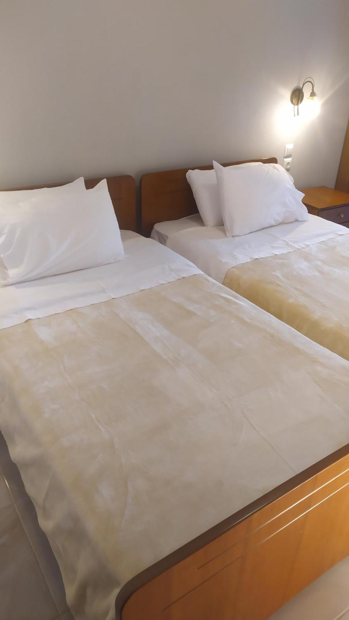 Smallhotel - Vevi Zewnętrze zdjęcie